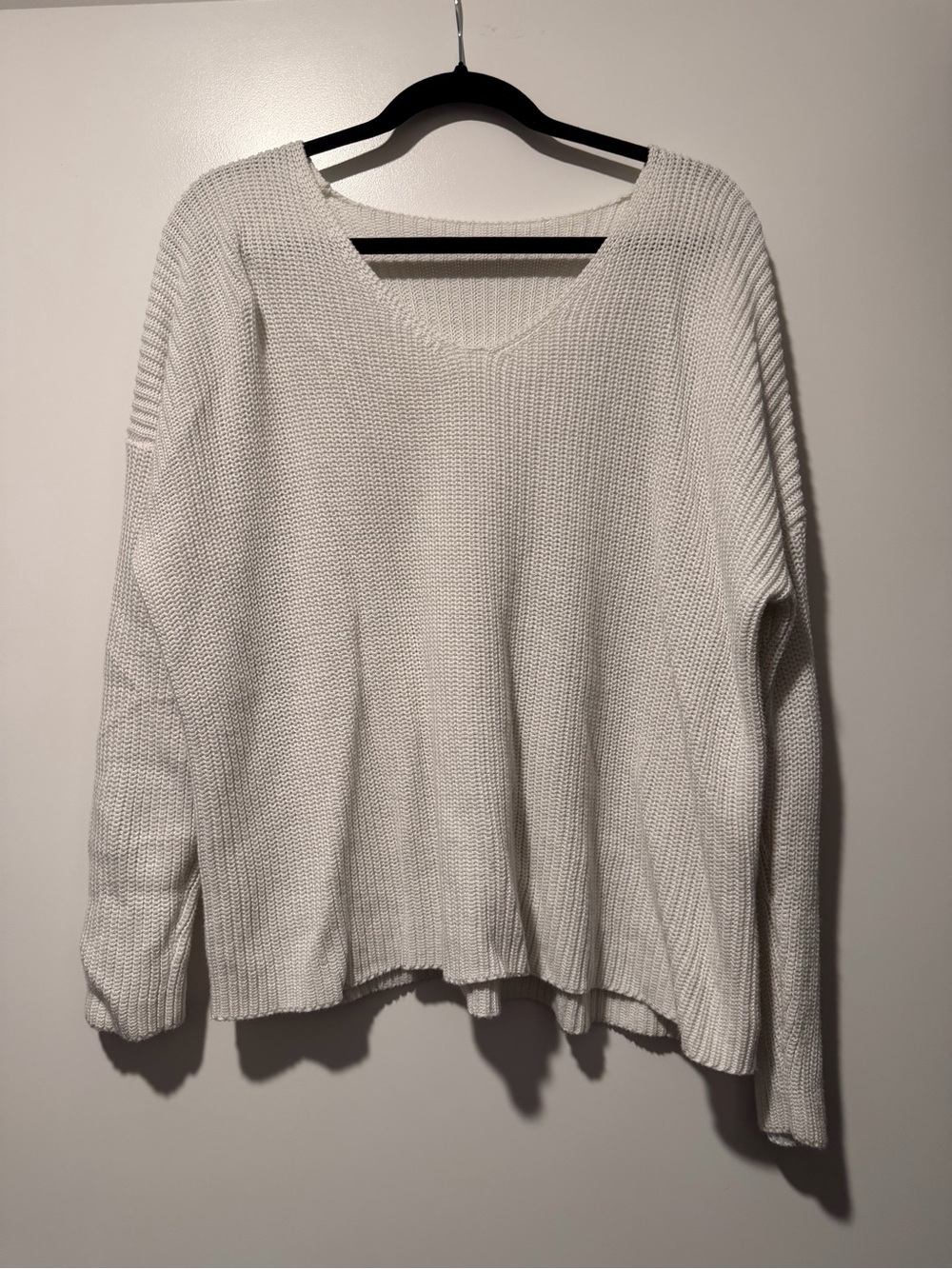 aerie Cream V-Neck Knit Pullover Sweater